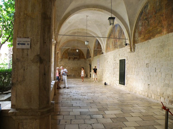 058-францисканский монастырь-клуатр